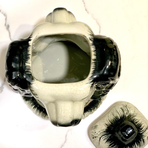 Vintage Reproduction Staffordshire Style Dog Figurine - Picture 4 of 4